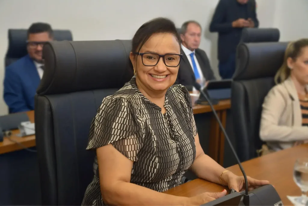 Professora Iolanda Castro solicita melhorias estruturais no Setor Santa Bárbara