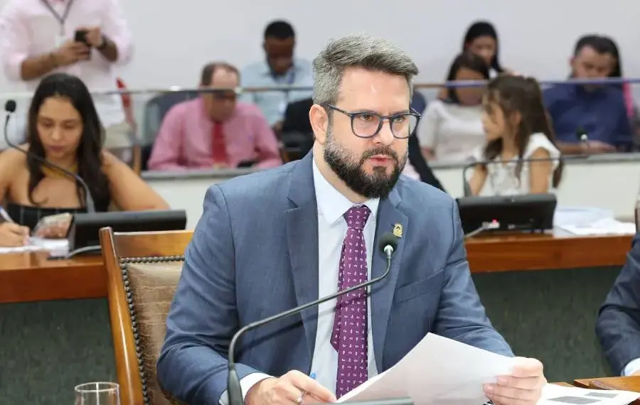 Eduardo Mantoan comemora liberação de emenda de R$ 1,25 milhão, enquanto Júnior Geo cobra pagamentos pendentes