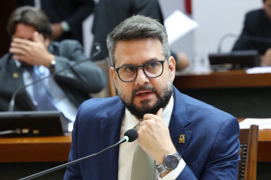 Deputado Eduardo Mantoan apresenta dois projetos de lei em defesa dos idosos