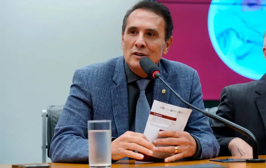 Projeto de Carlos Gaguim propõe duas datas nos rótulos de alimentos para reduzir desperdício e ampliar transparência