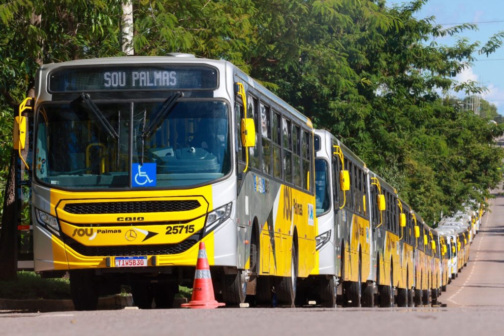 Prefeito Eduardo Siqueira Campos prorroga gratuidade da tarifa do transporte até dia 25