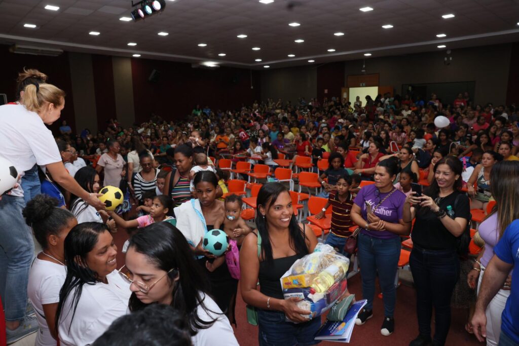Ação da Prefeitura de Palmas e da ONG Love Together Brasil beneficia 1500 pessoas na Capital