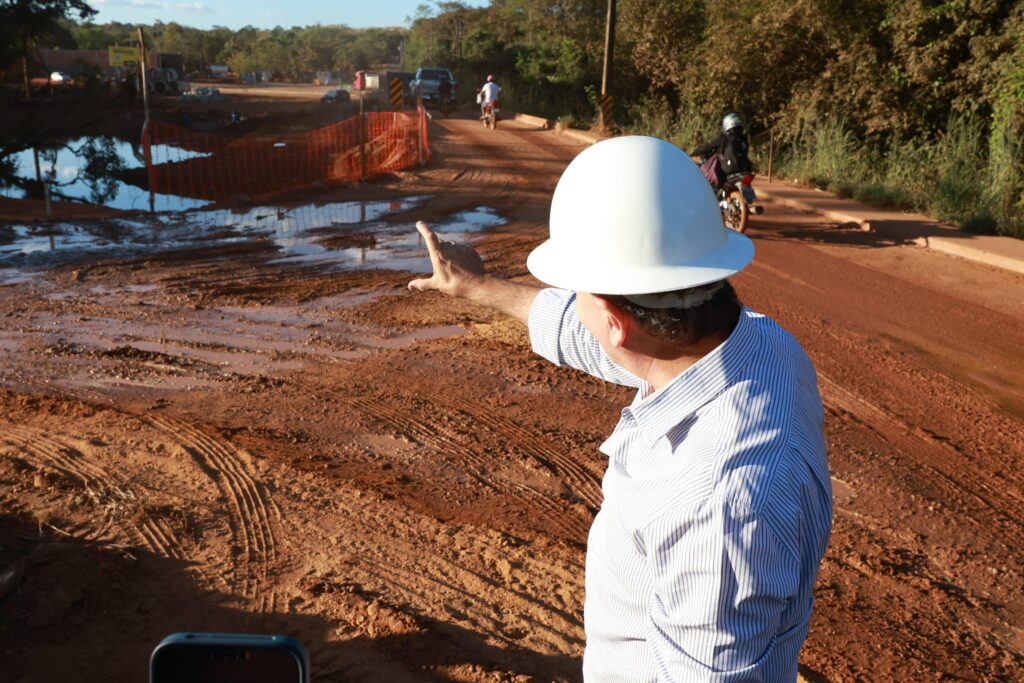 Prefeito Eduardo Siqueira Campos acompanha avanço de obras nas regiões sul e norte de Palmas