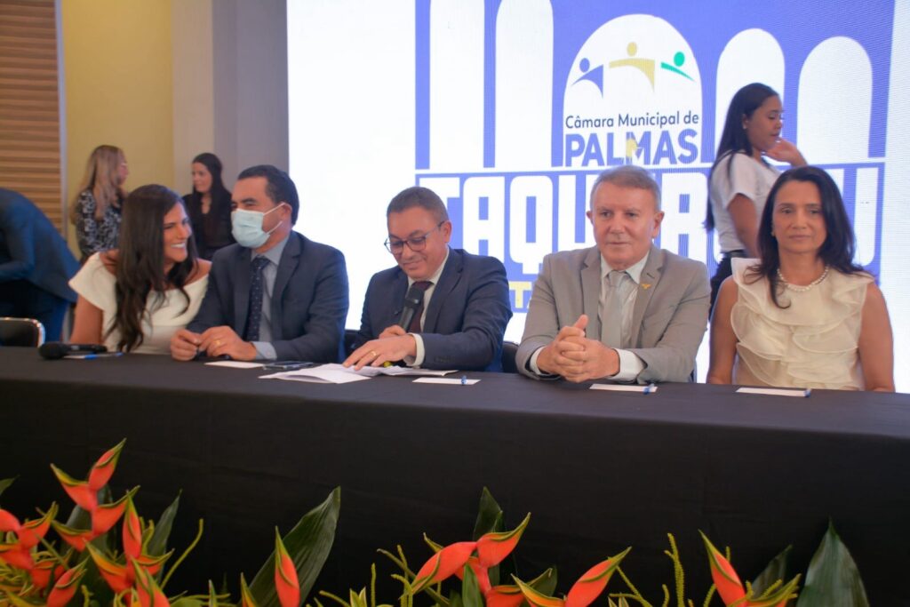 Sessão Ordinária da Câmara Municipal é realizada em Taquaruçu e homenageia moradores do distrito
