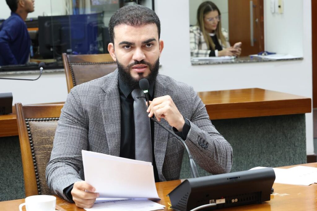 Aprovado PL de Léo Barbosa que incentiva o esporte para crianças e adolescentes em vulnerabilide