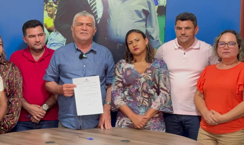Tratozão do Bico nomeia Vereadora Jaqueline para SEC. de Administração de Araguatins