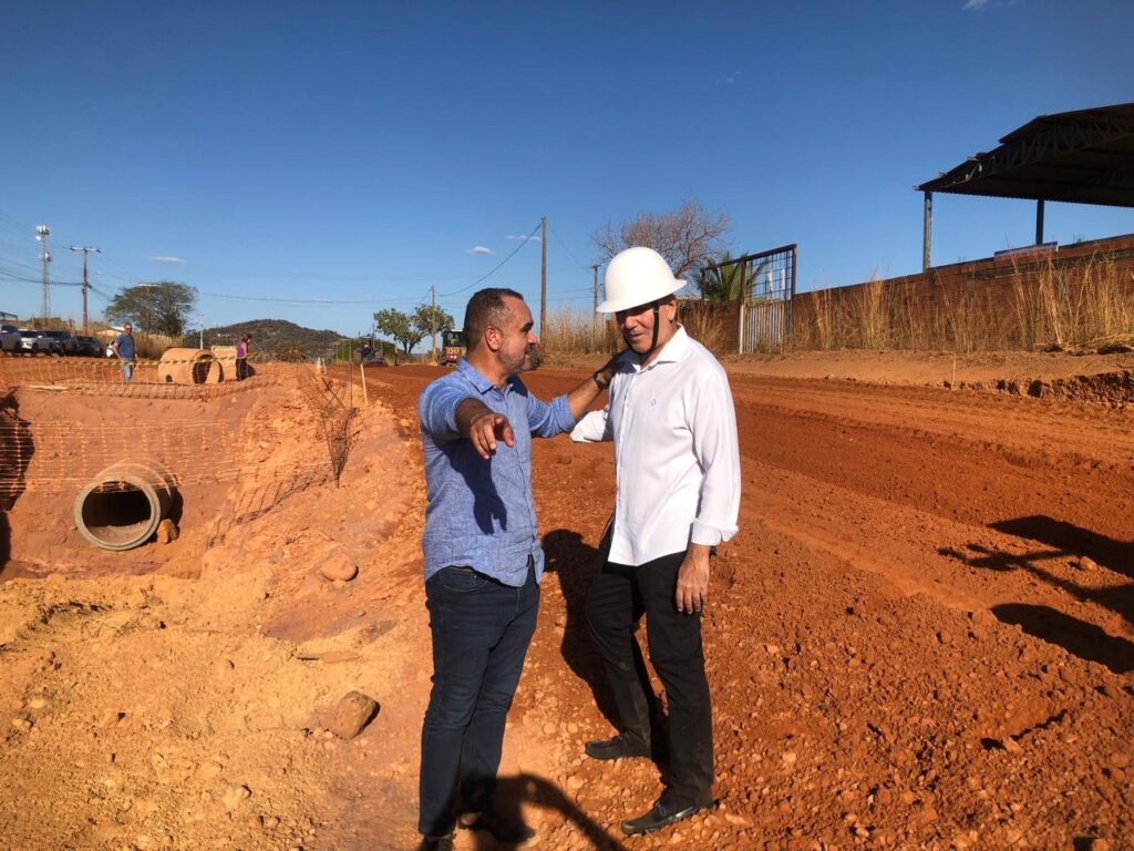 Prefeito Eduardo Siqueira acompanha avanço de grandes obras no Distrito Industrial de Taquaralto e acesso à região norte