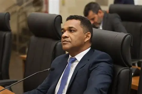 Waldson substituirá Amastha na liderança do bloco governista na Câmara de Palmas
