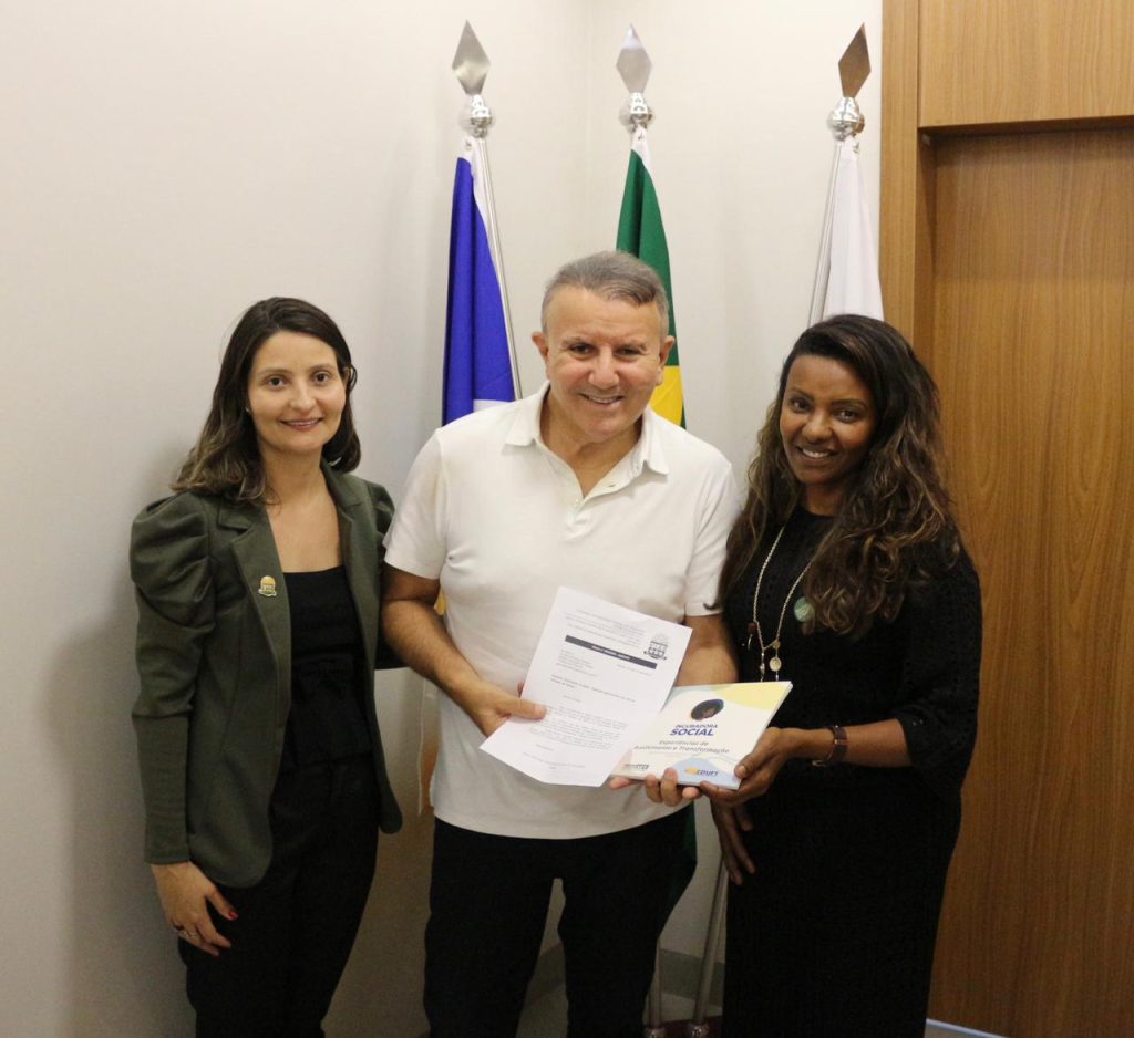 Prefeito recebe reitora da UFT para tratar de pautas relativas ao futuro Hospital Universitário