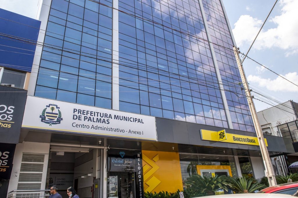 Prefeito Eduardo Siqueira Campos reorganiza estrutura da Prefeitura e cria novas secretarias em Palmas
